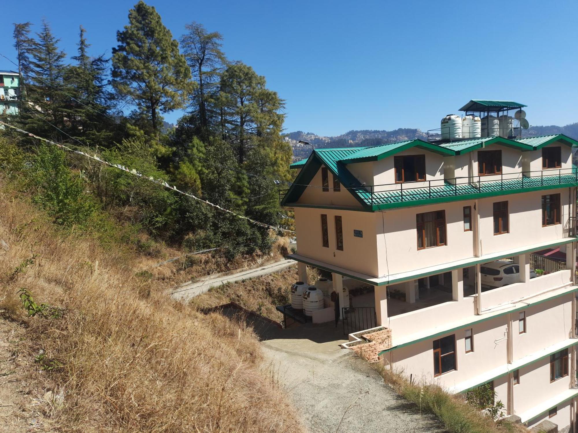 Aagaman Woods Apartment Шимла Екстериор снимка