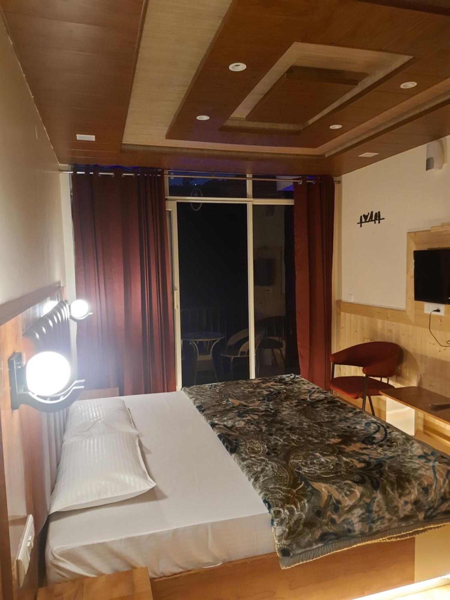 Aagaman Woods Apartment Шимла Екстериор снимка