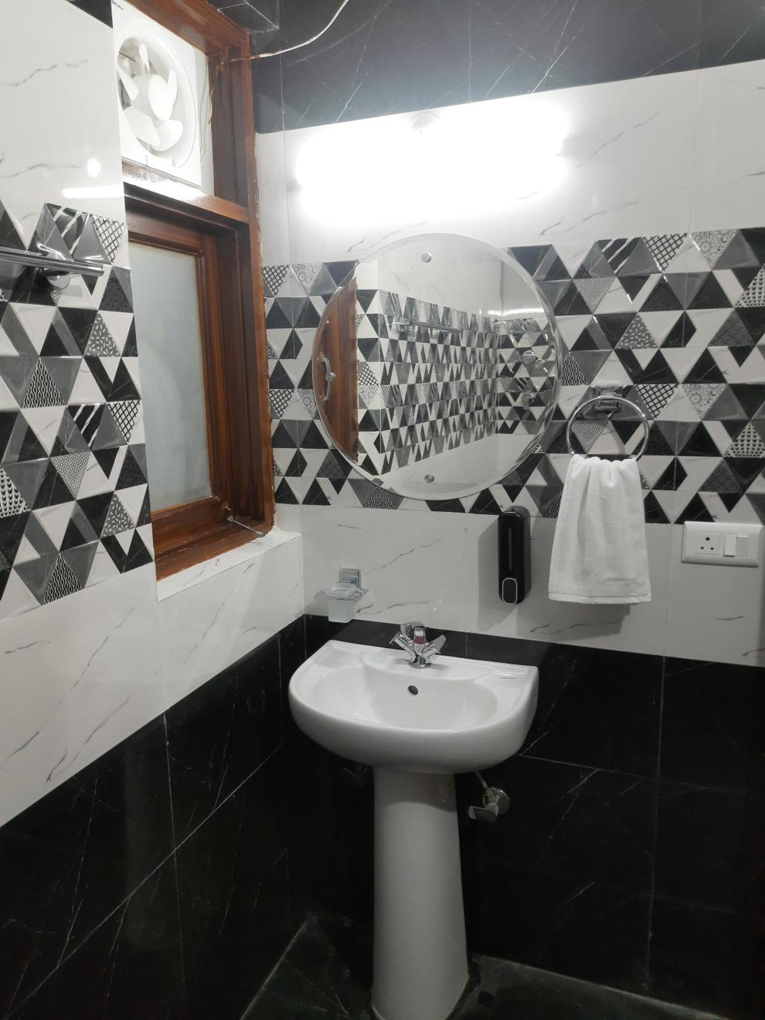 Aagaman Woods Apartment Шимла Екстериор снимка