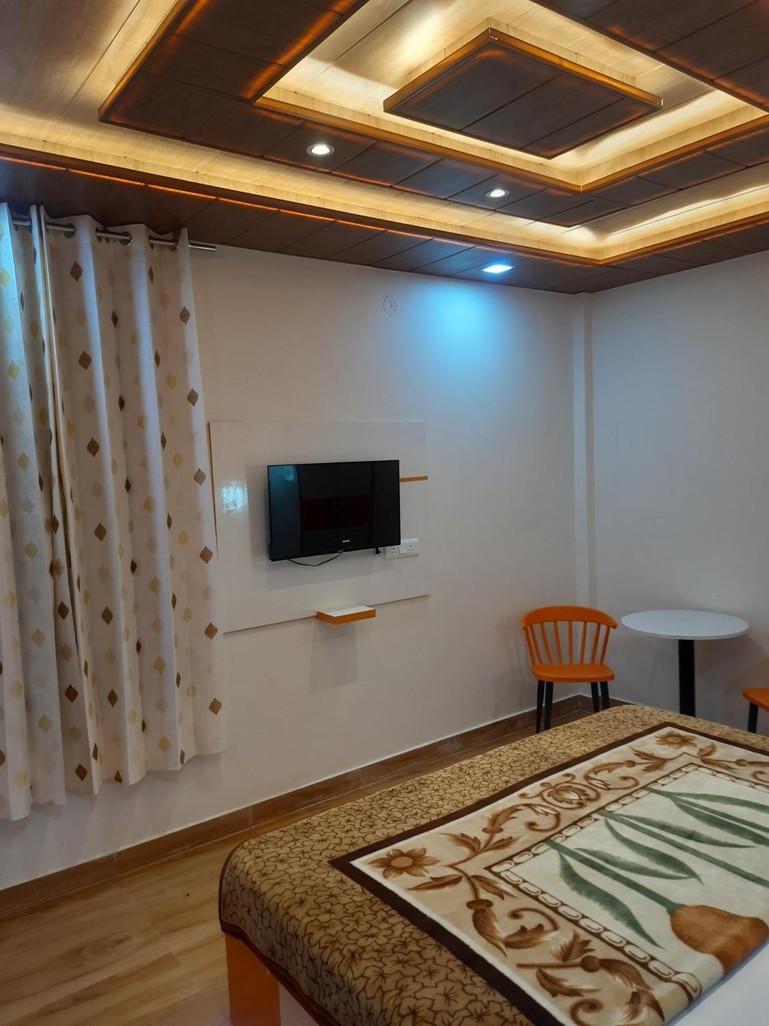 Aagaman Woods Apartment Шимла Екстериор снимка