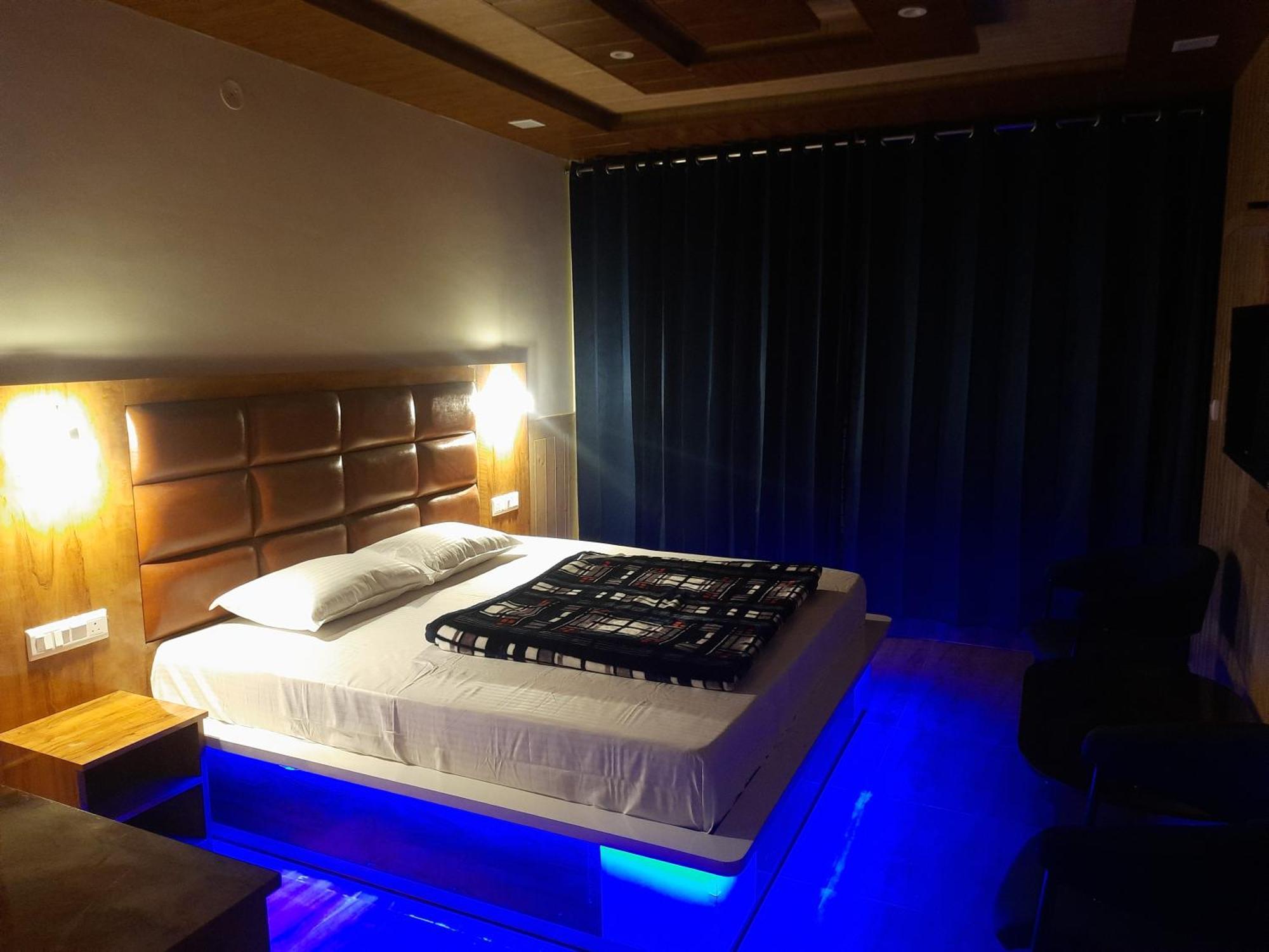 Aagaman Woods Apartment Шимла Екстериор снимка